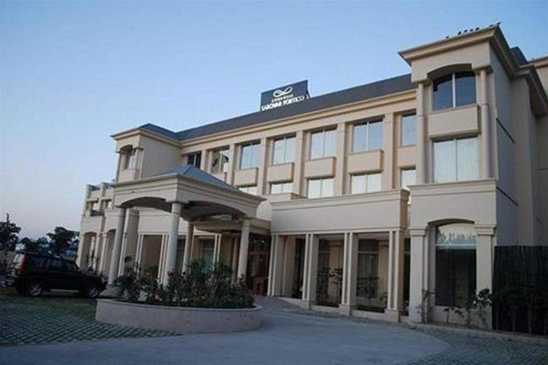 فندق أمبروسيا ساروفار بورتيكو هاريدوار Haridwār المظهر الخارجي الصورة